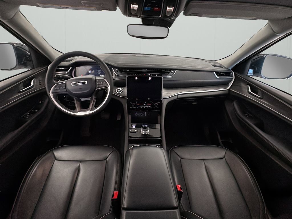 Used 2023 Jeep Grand Cherokee Limited image 13