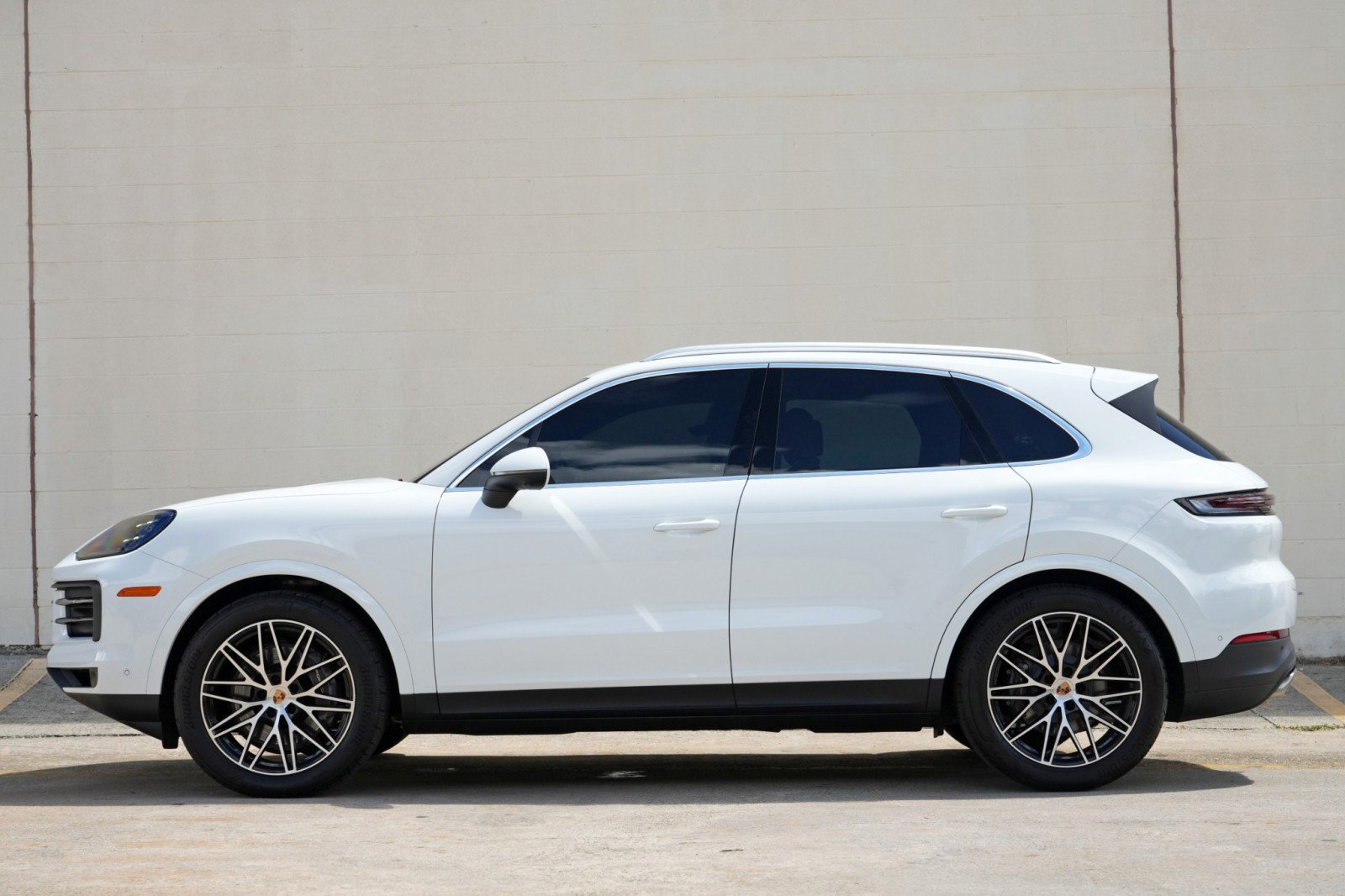 Used 2025 Porsche Cayenne w/ Premium Package Plus AWD/4WD image 9