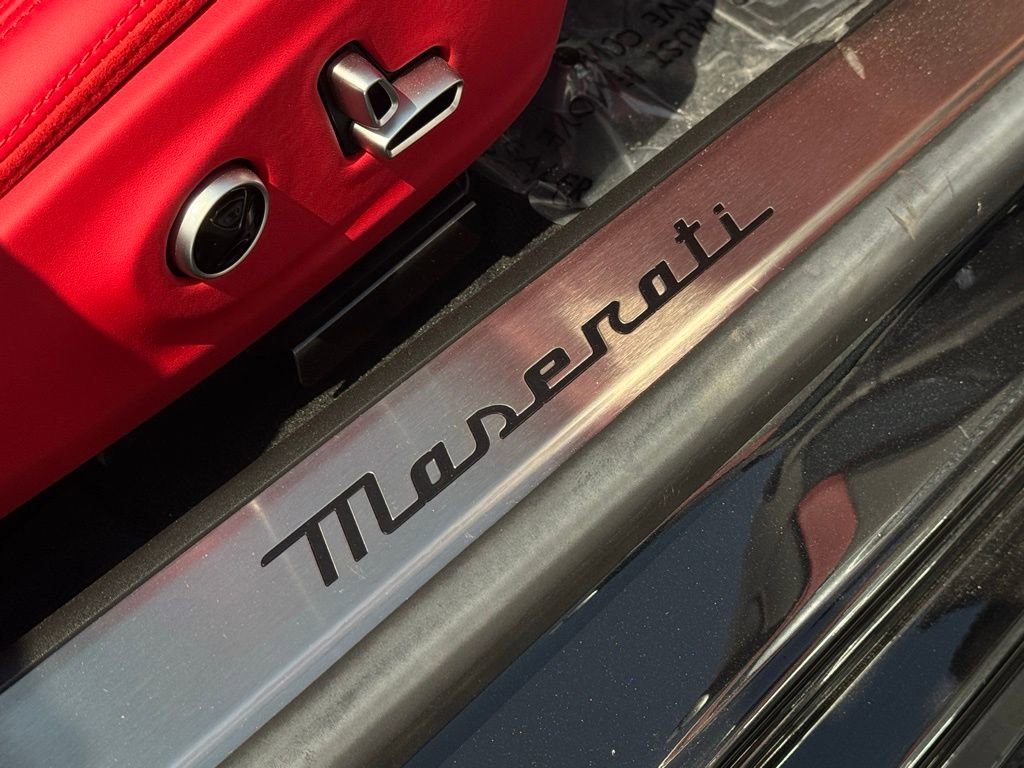 Used 2024 Maserati GranCabrio Trofeo image 39