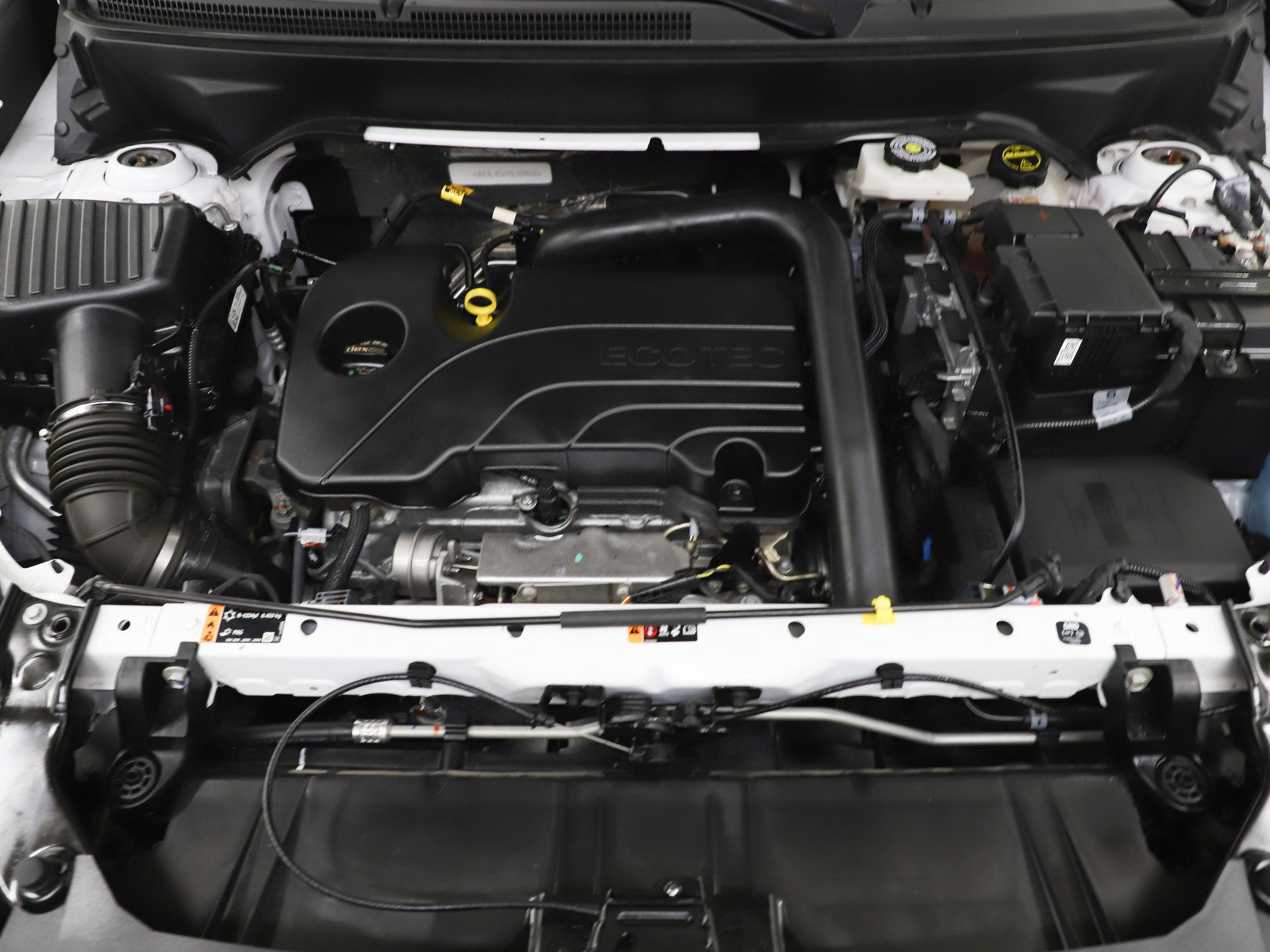 Used 2024 GMC Terrain SLT image 32