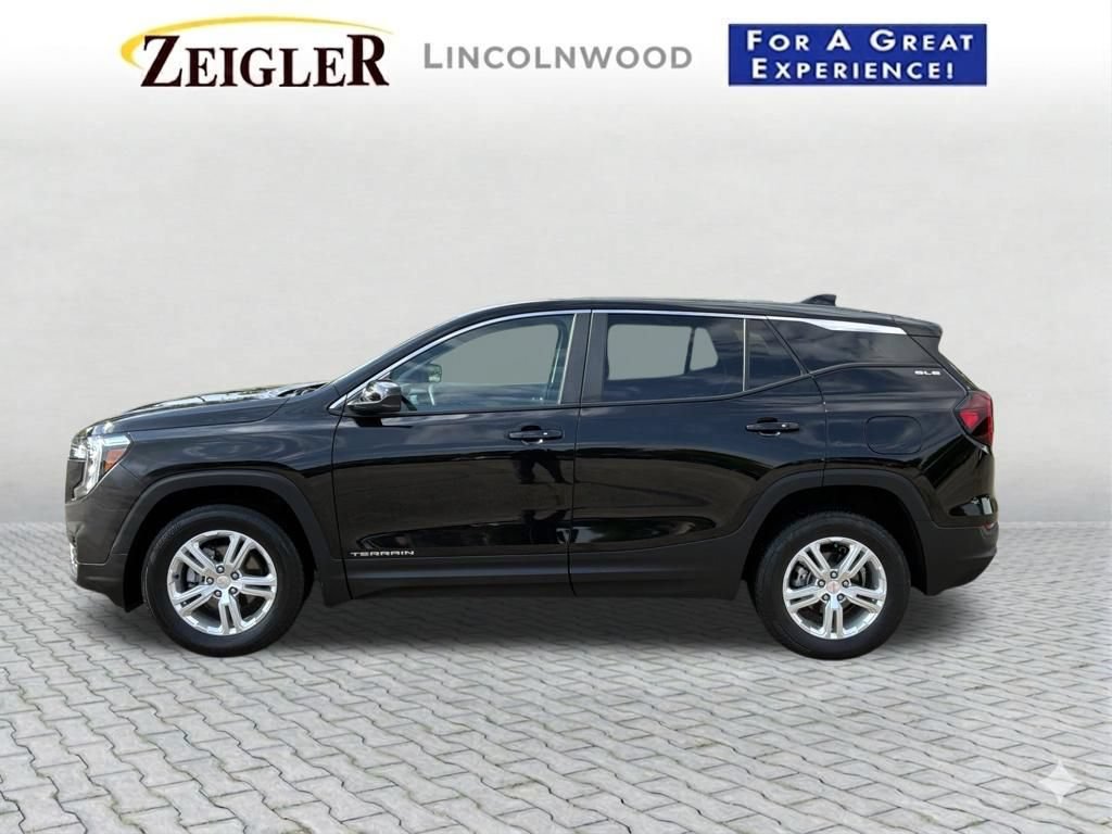 Used 2024 GMC Terrain SLE AWD/4WD image 3