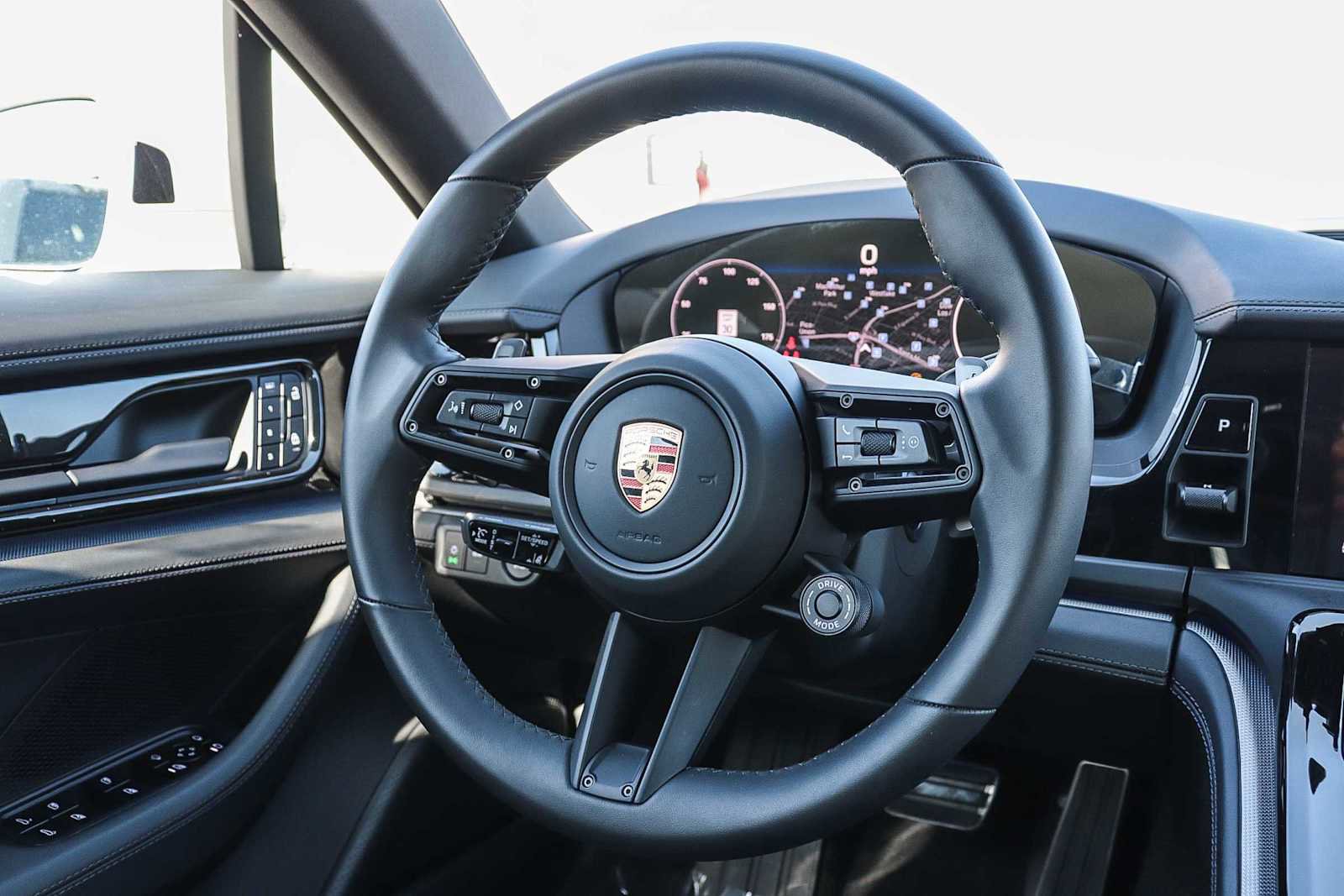 Used 2025 Porsche Panamera 4 image 19