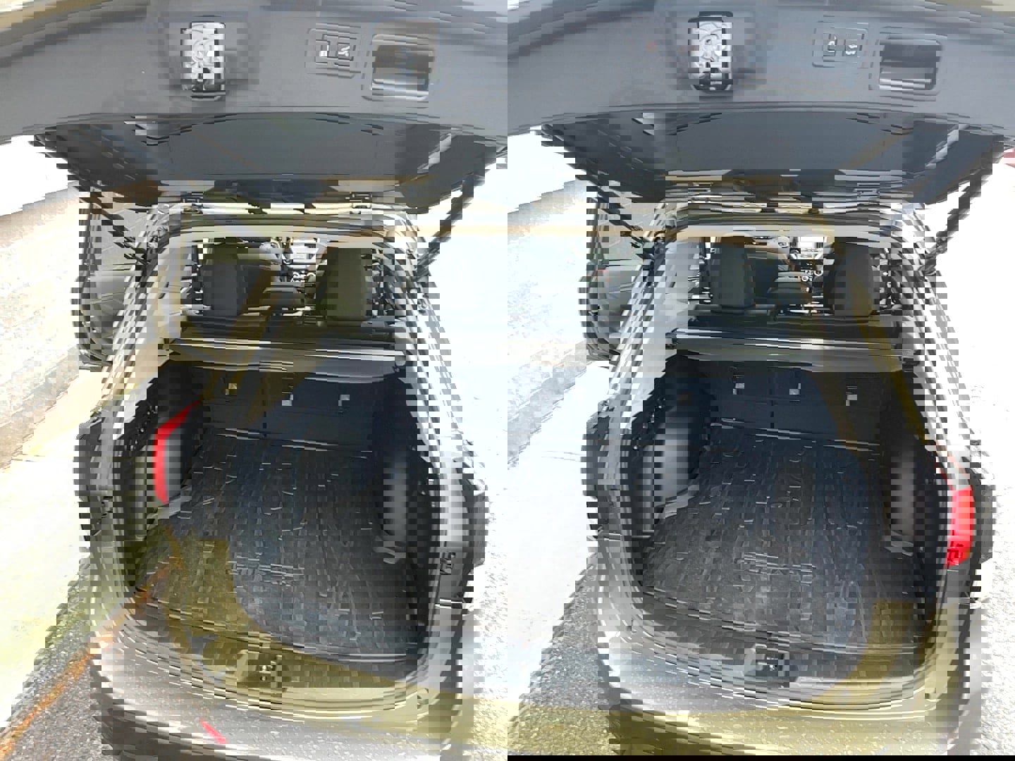 Used 2024 Subaru Forester Limited image 27