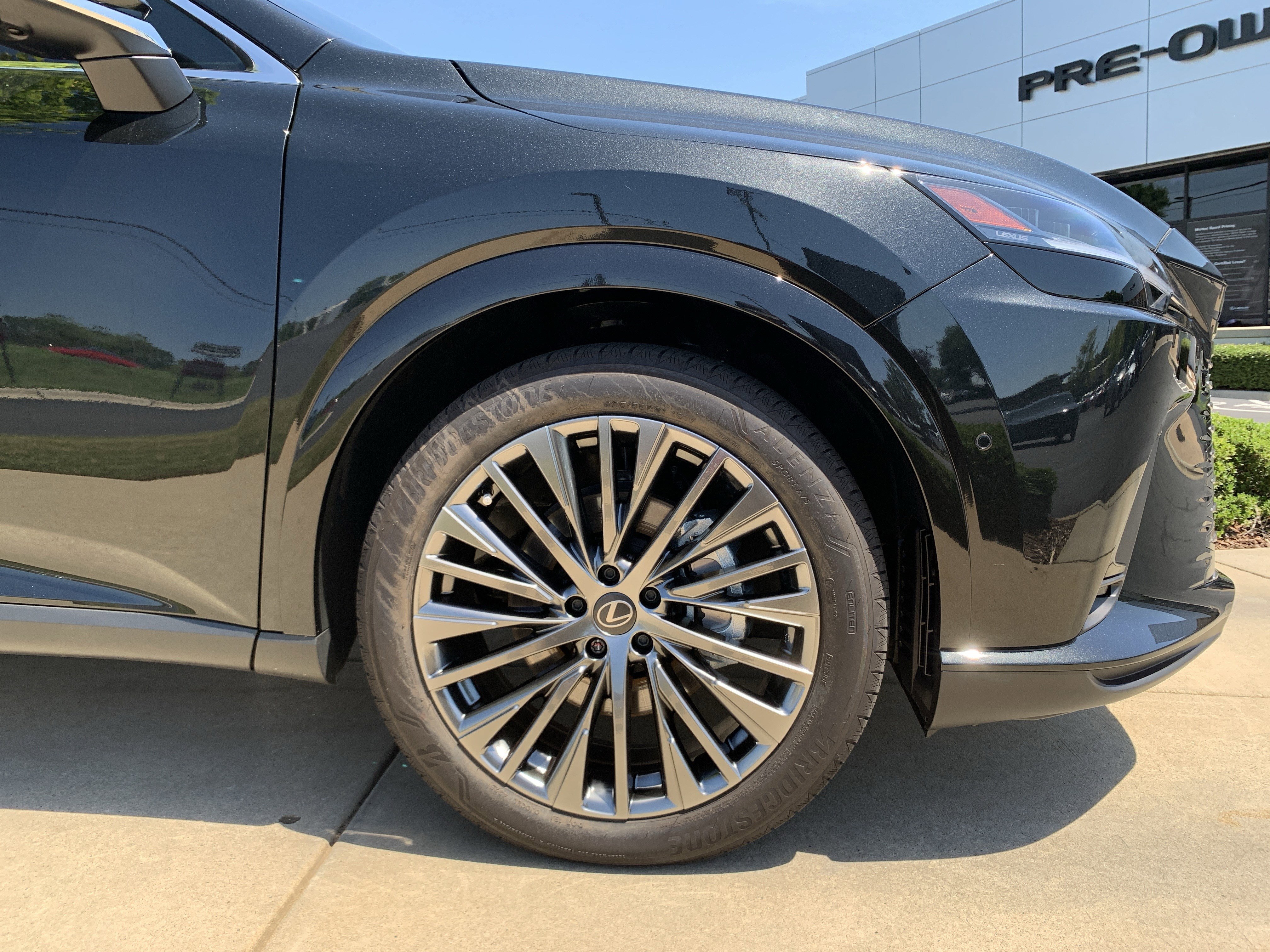 Used 2026 Lexus RX 450h AWD w/ Convenience Package image 13