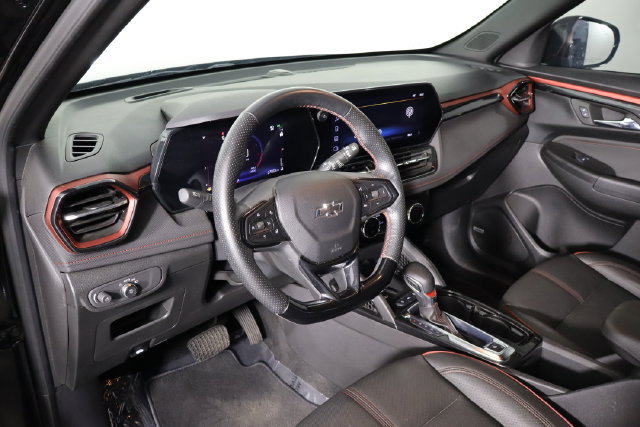 Used 2025 Chevrolet TrailBlazer RS w/ Convenience Package FWD image 25