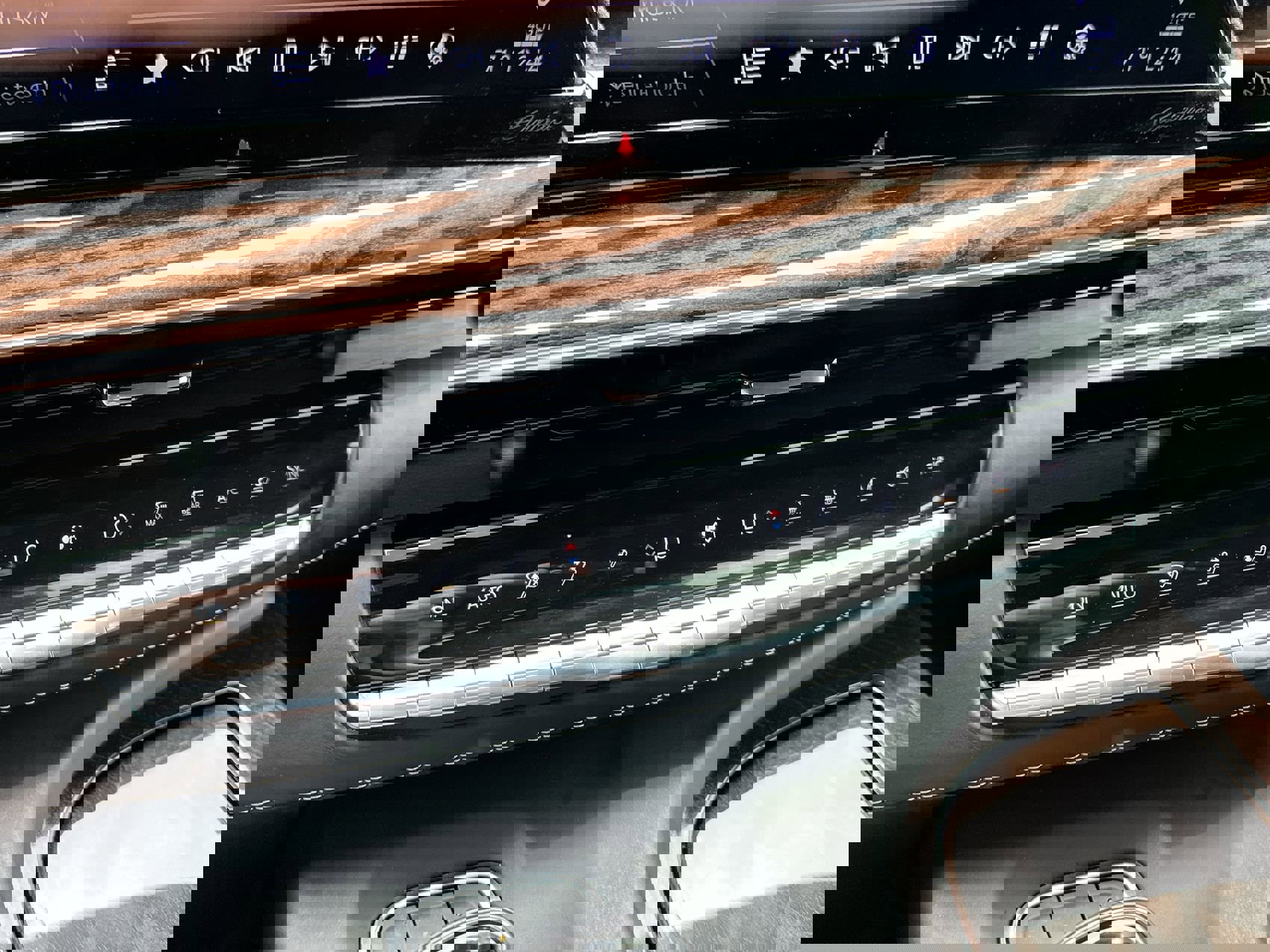 Used 2023 Cadillac Escalade Sport Platinum w/ LPO, ONYX Package image 19