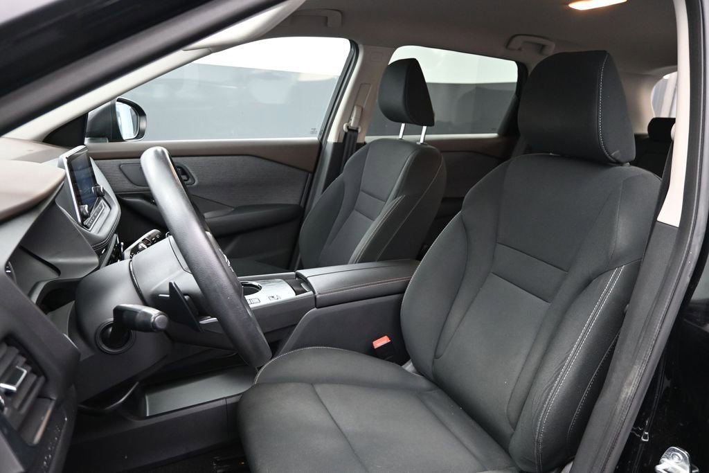 Used 2023 Nissan Rogue S FWD image 16