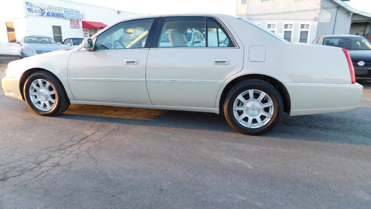Used 2011 Cadillac DTS FWD image 34