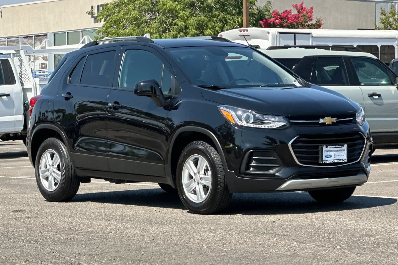 Used 2022 Chevrolet Trax LT w/ LT Convenience Package AWD/4WD image 10