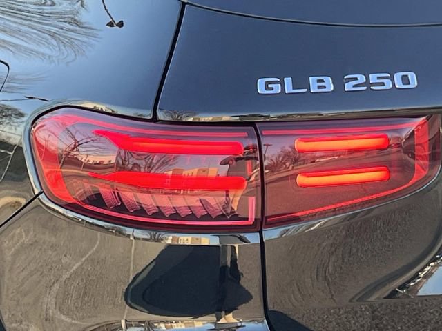 Used 2024 Mercedes-Benz GLB 250 image 10
