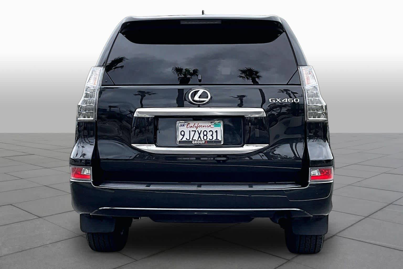 Certified 2023 Lexus GX 460 Premium w/ Premium Package AWD/4WD image 4