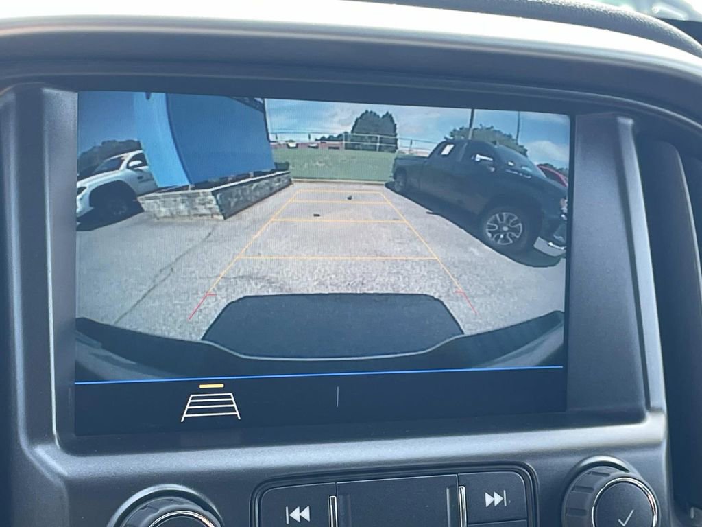 Used 2022 Chevrolet Colorado LT w/ LT Convenience Package RWD image 17
