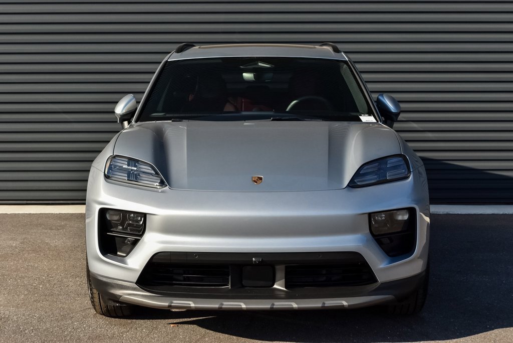 Certified 2025 Porsche Macan 4S Electric w/ Premium Package image 36