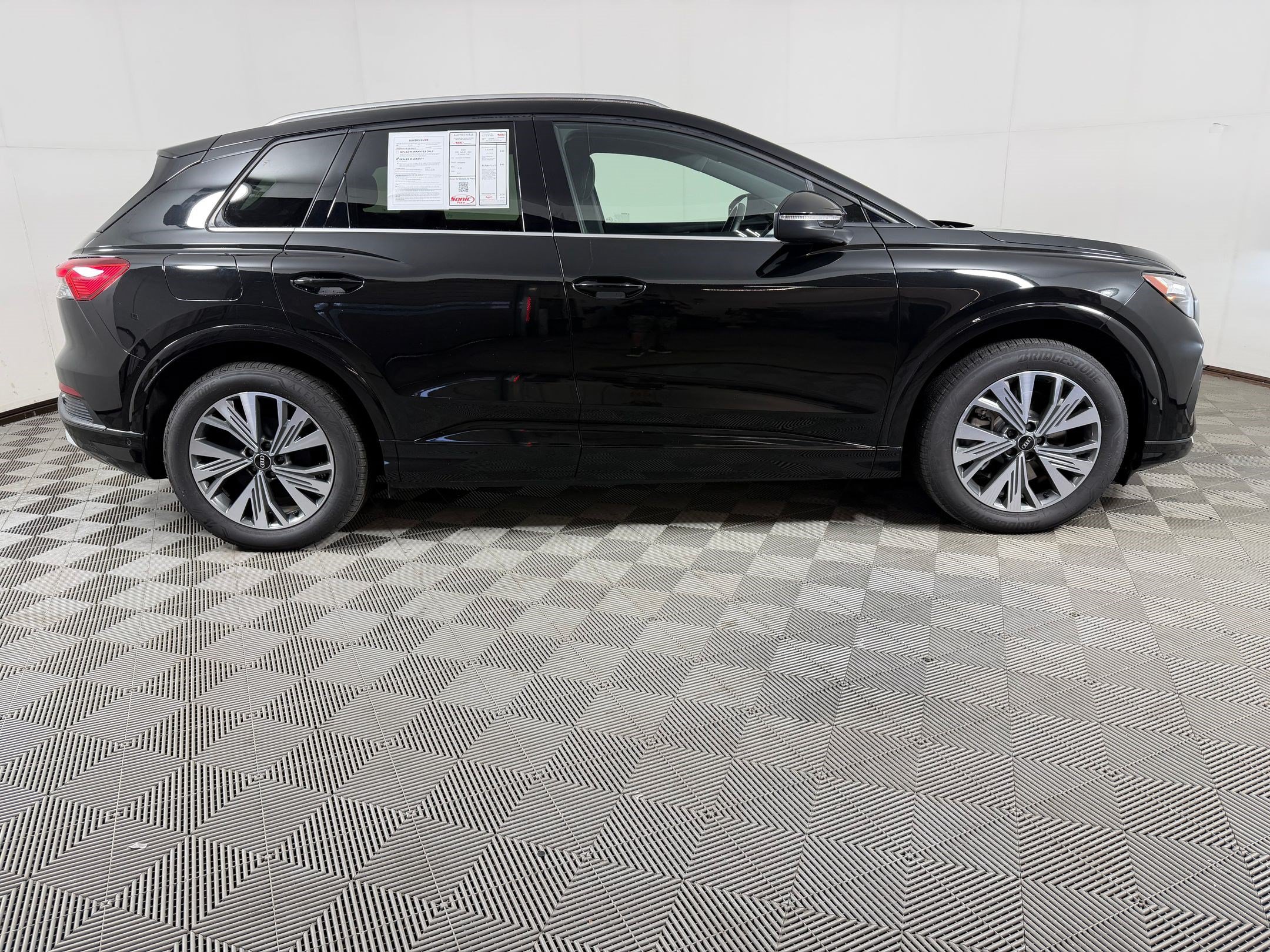 Used 2023 Audi Q4 e-tron Premium Plus w/ Premium Plus RWD image 8