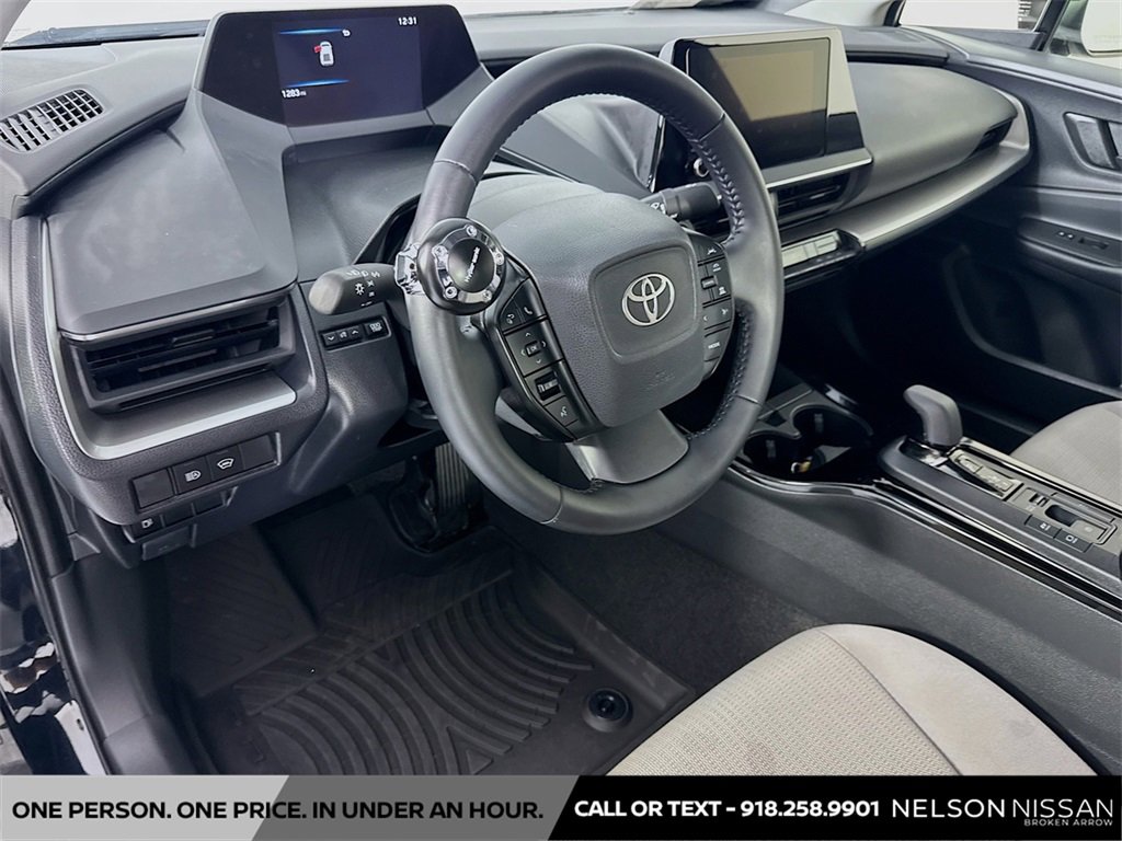 Used 2024 Toyota Prius LE image 9