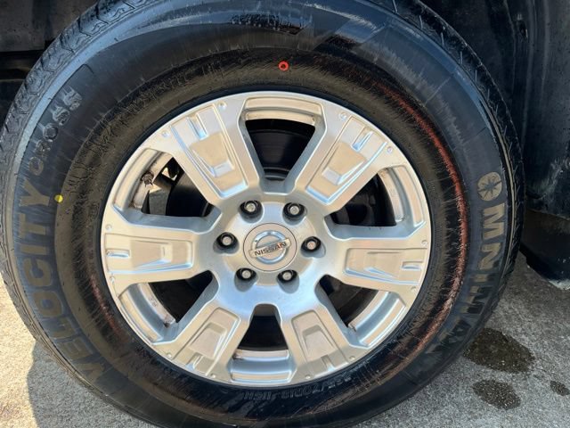 Used 2018 Nissan Titan SV w/ SV Convenience Package AWD/4WD image 7