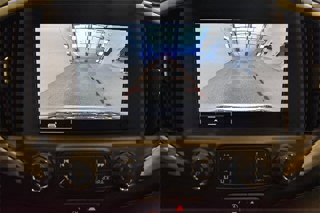 Used 2024 GMC Terrain SLT w/ Elevation Edition image 8