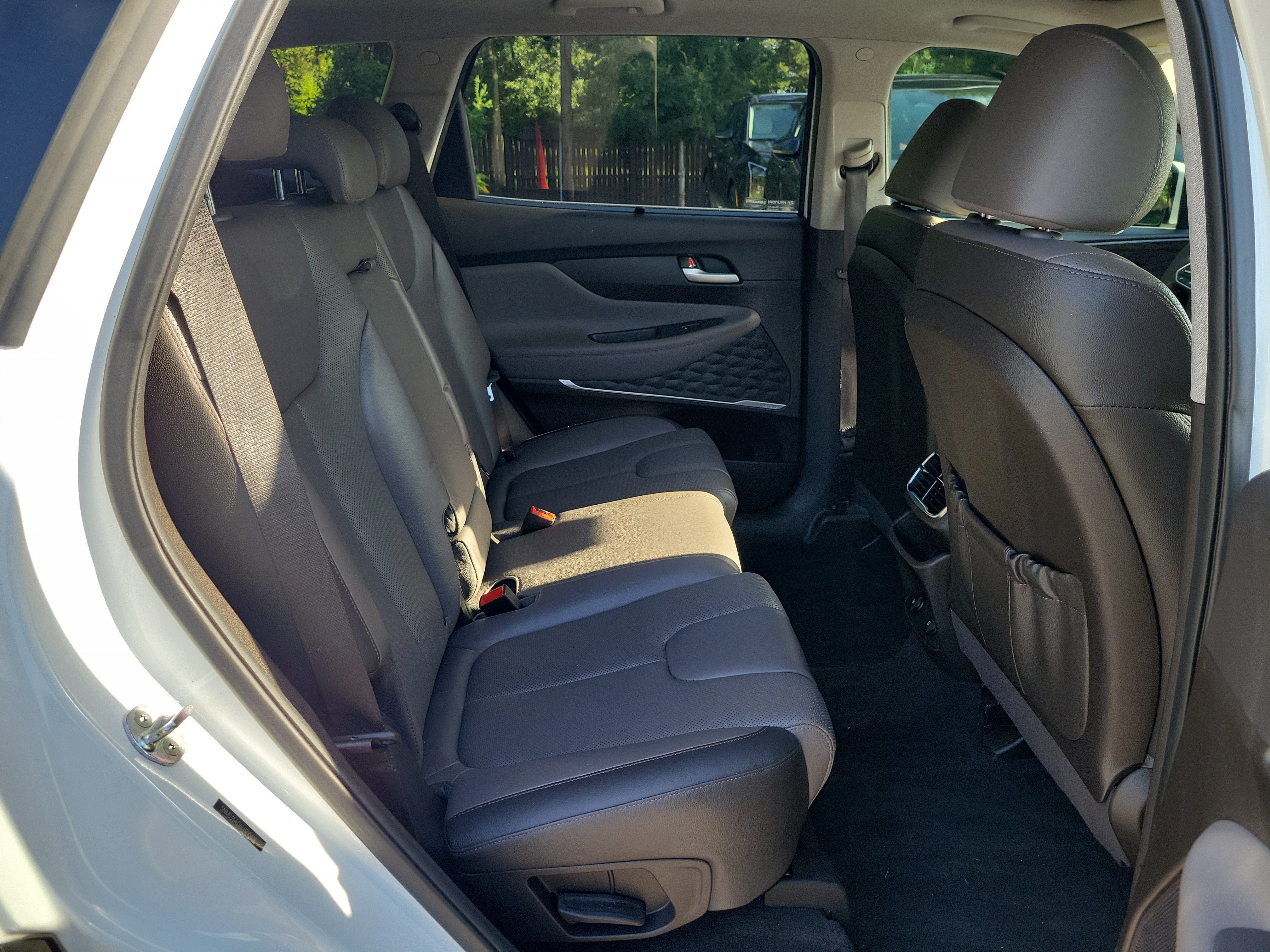 Used 2020 Hyundai Santa Fe SEL w/ Convenience + Premium Package FWD image 12