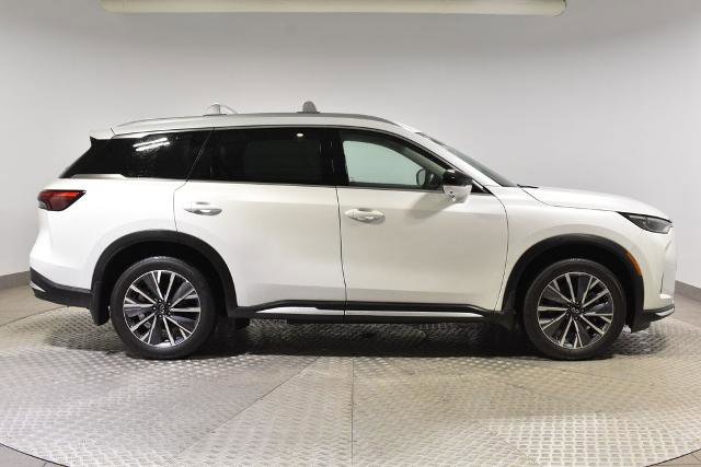 Certified 2026 INFINITI QX60 Luxe w/ Family Package AWD/4WD image 11