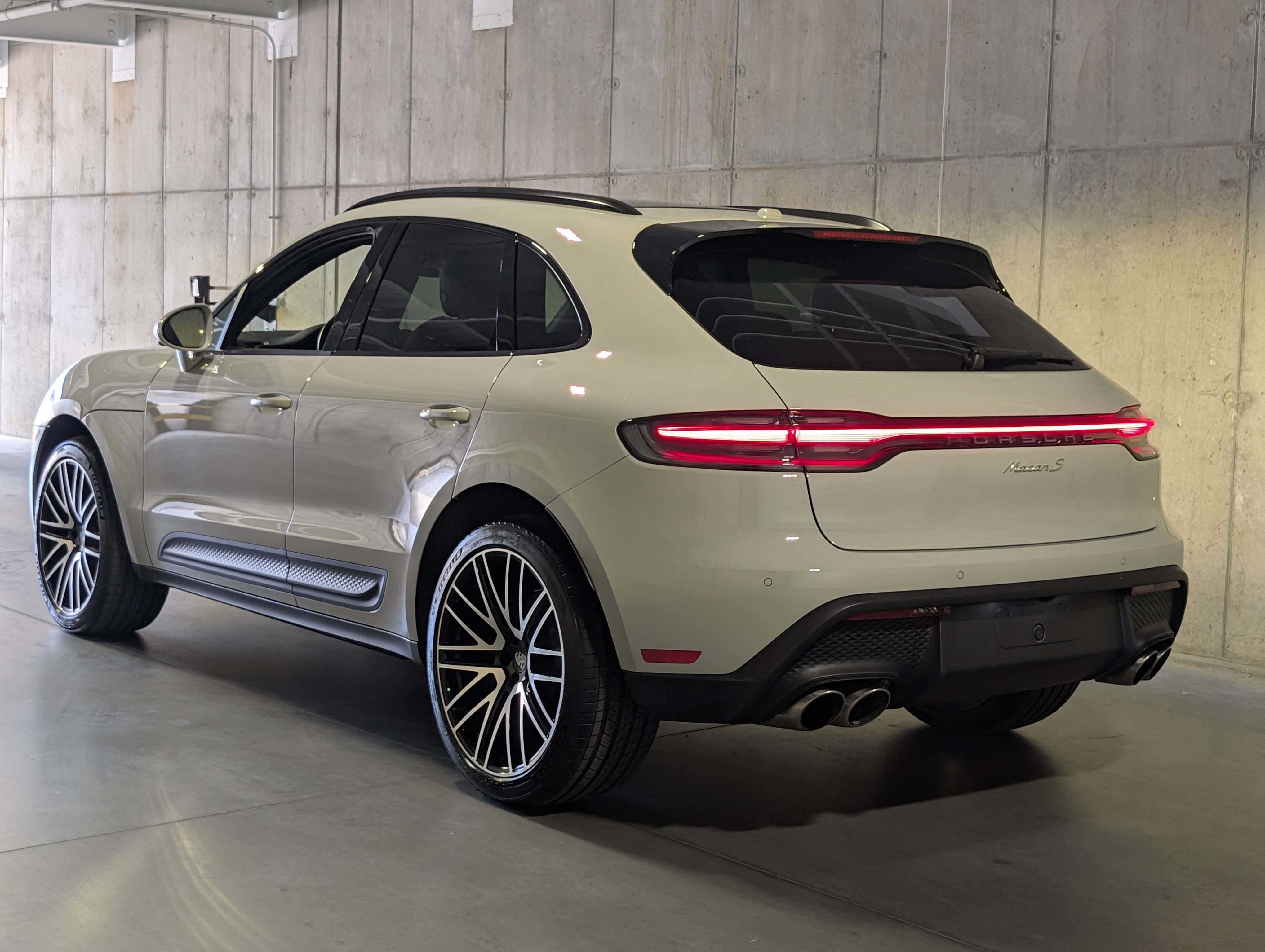 Certified 2026 Porsche Macan S AWD/4WD image 3