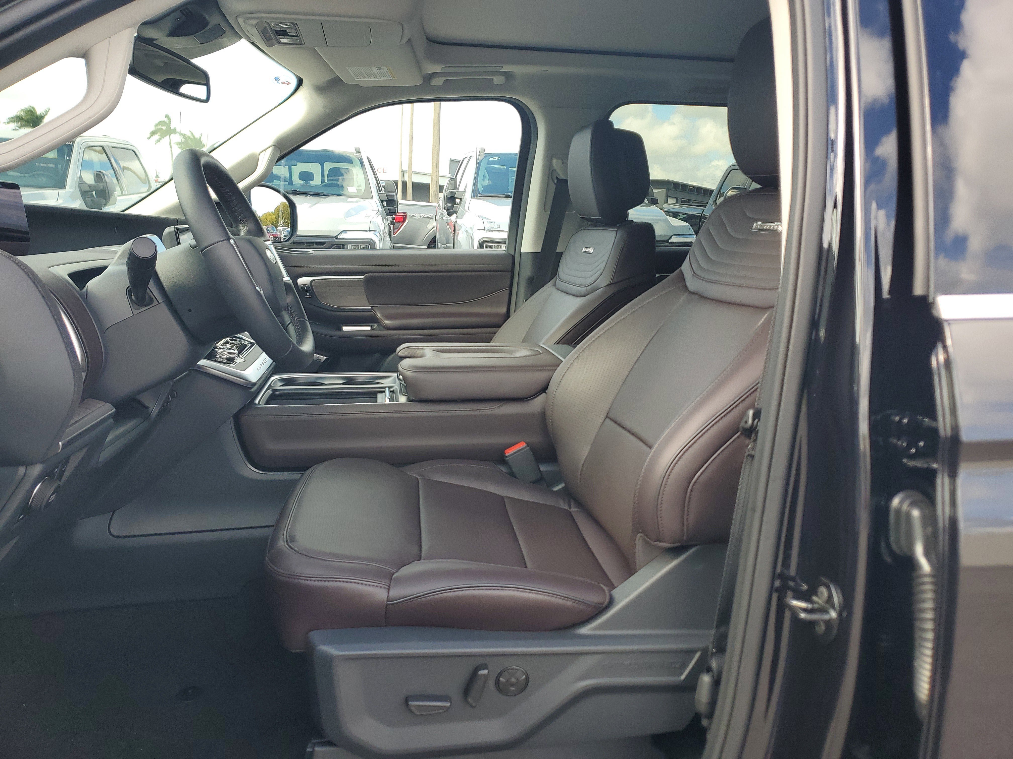 New 2026 Ford Expedition Platinum w/ Platinum Ultimate Package AWD/4WD image 10