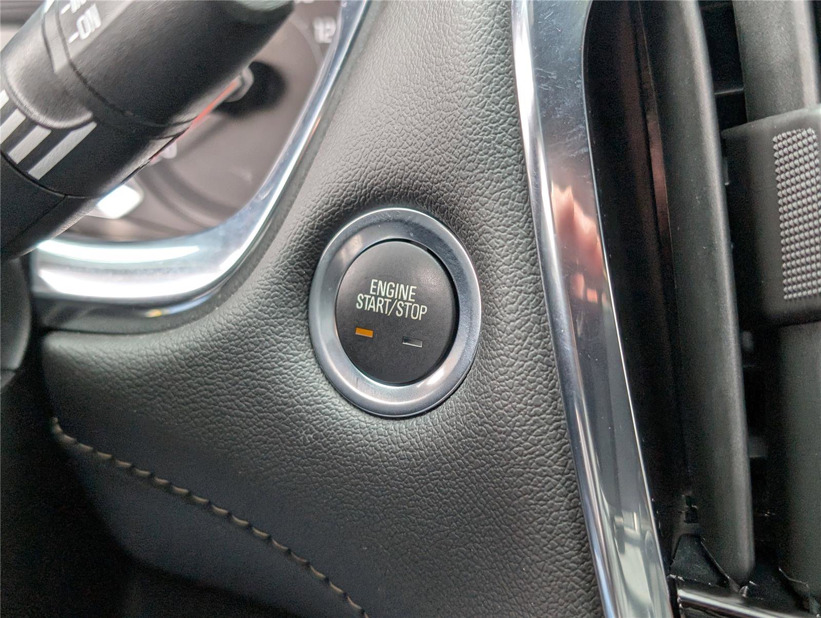 Used 2023 Chevrolet Traverse LT image 24