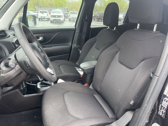 Used 2023 Jeep Renegade Latitude AWD/4WD image 12