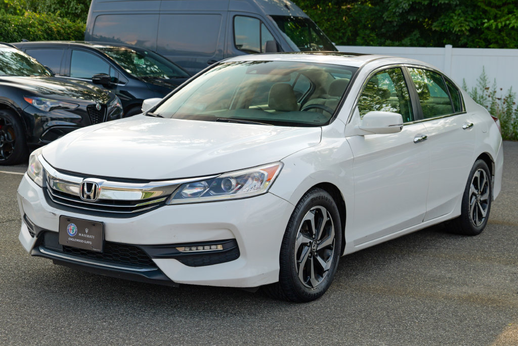 Used 2016 Honda Accord EX image 3