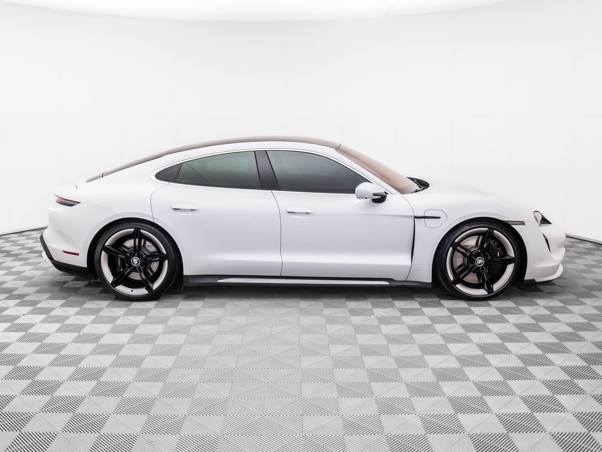 Certified 2020 Porsche Taycan Turbo image 7