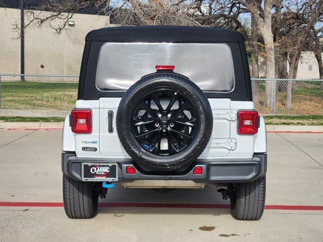 Used 2023 Jeep Wrangler Unlimited Sahara w/ Cold Weather Group image 14