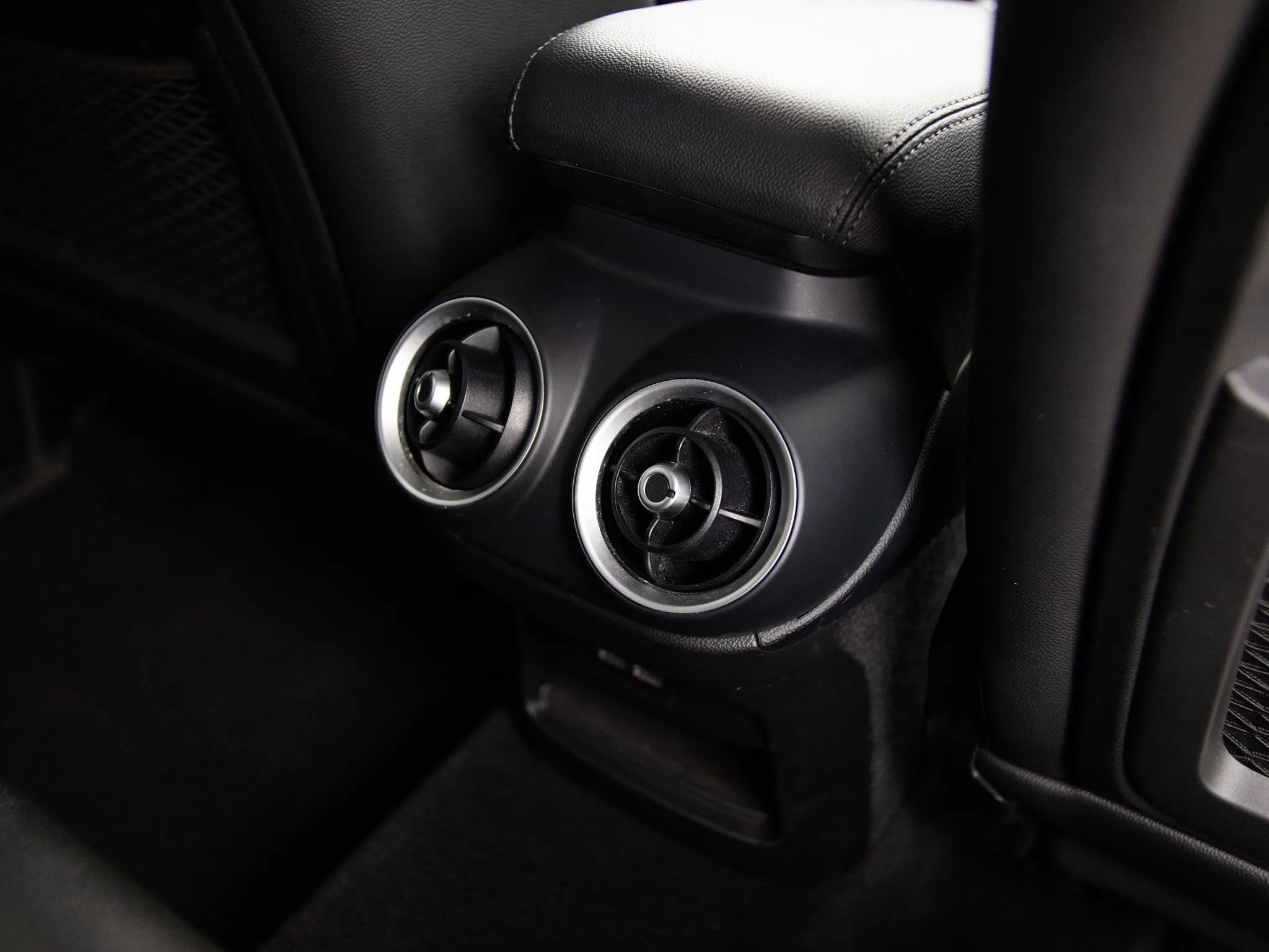 Used 2020 Alfa Romeo Stelvio Sport w/ Quick Order Package 22K Sport RWD image 28