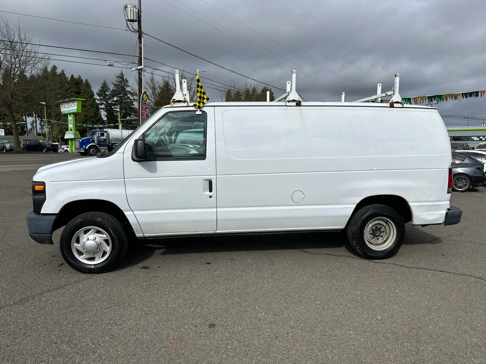 Used 2011 Ford E-150 and Econoline 150 Van 3D w/ Commercial Cargo Van Pkg image 6