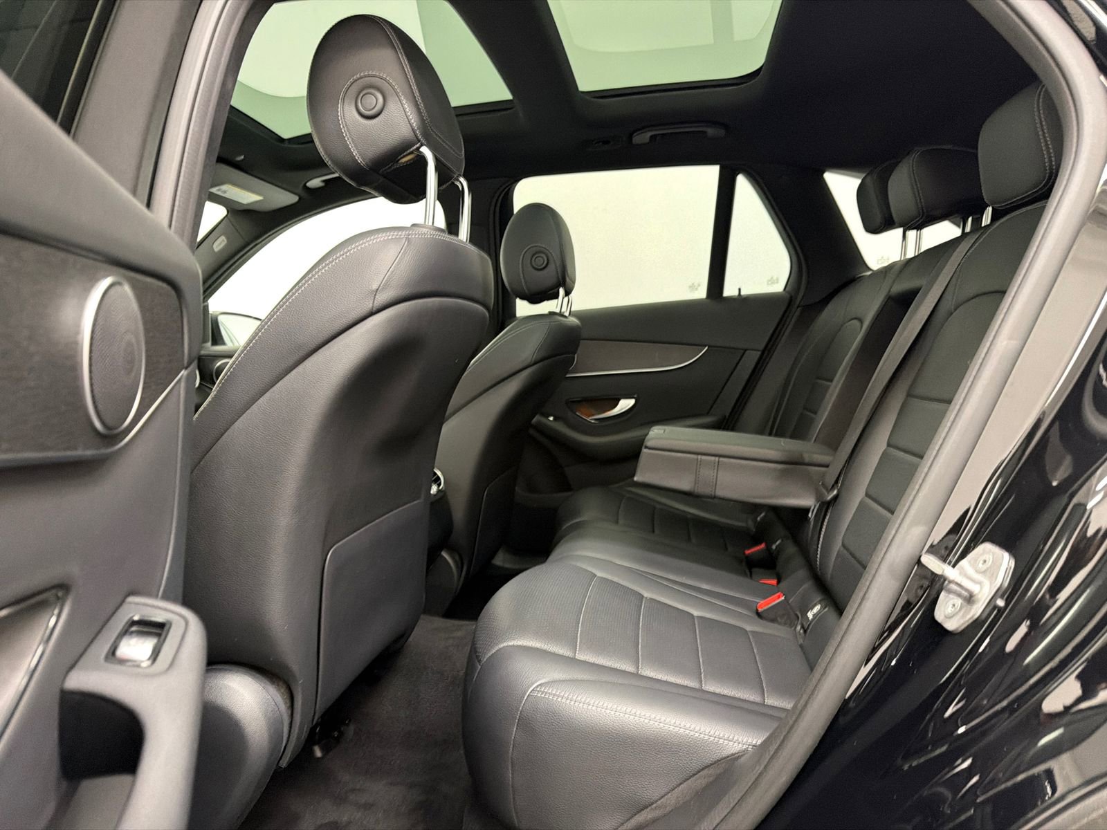 Used 2021 Mercedes-Benz GLC 300 4MATIC image 13