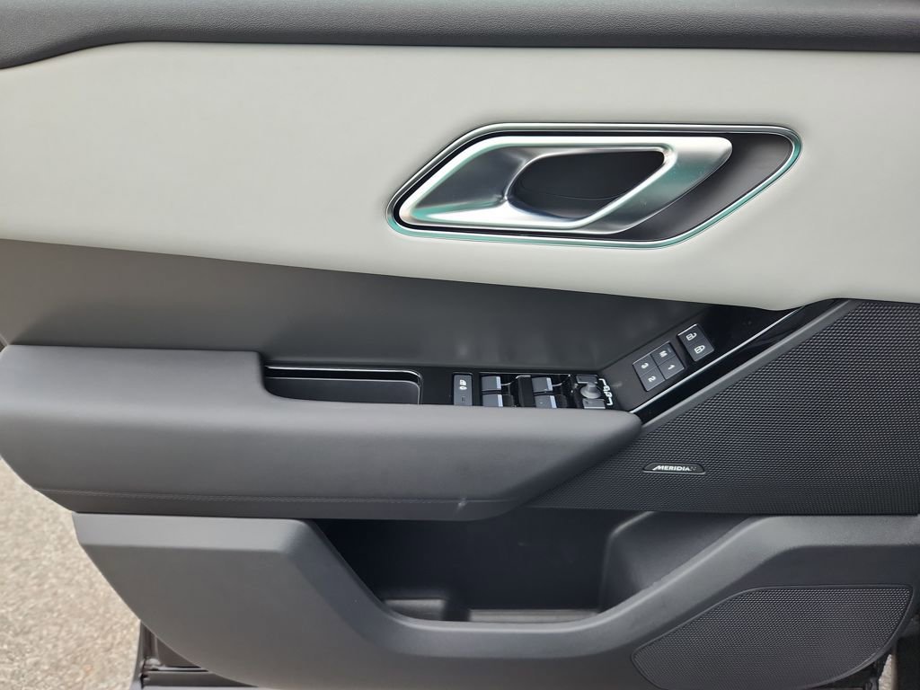 Used 2026 Land Rover Range Rover Velar S AWD/4WD image 24