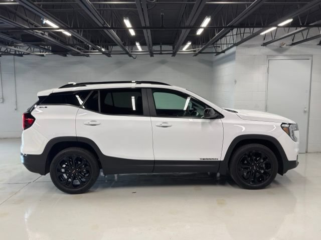 Used 2022 GMC Terrain SLE w/ Driver Convenience Package AWD/4WD image 8