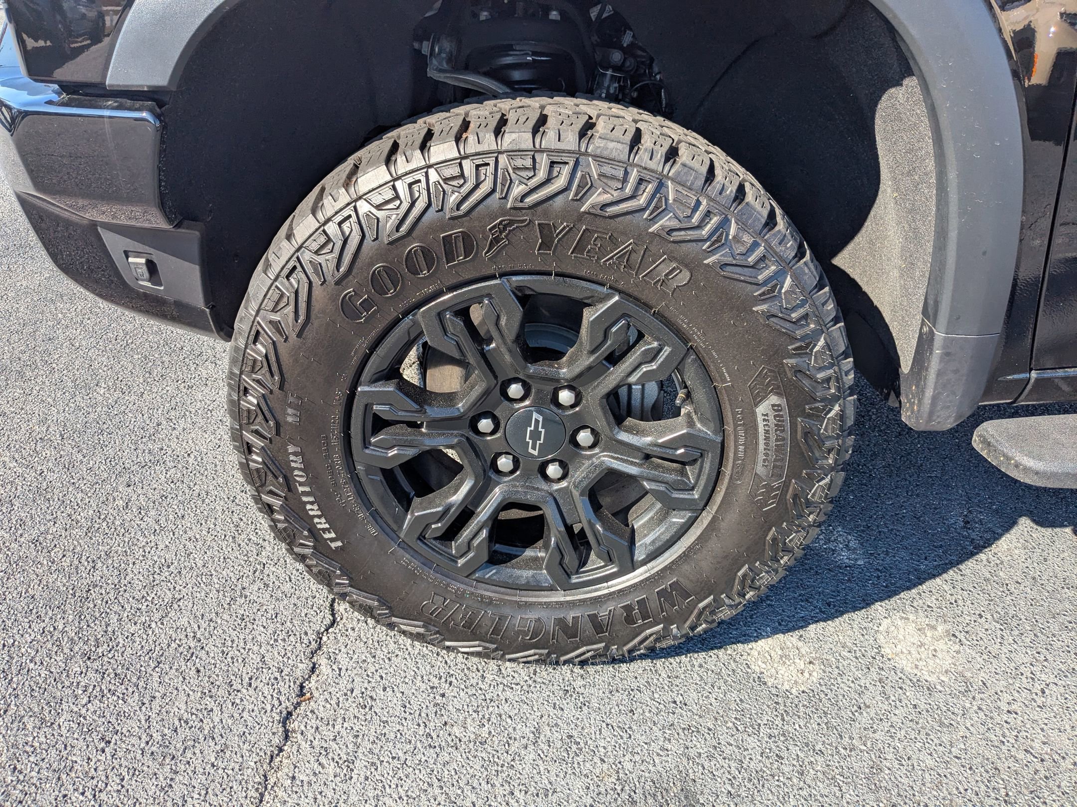 Used 2025 Chevrolet Silverado 1500 ZR2 w/ Technology Package image 10