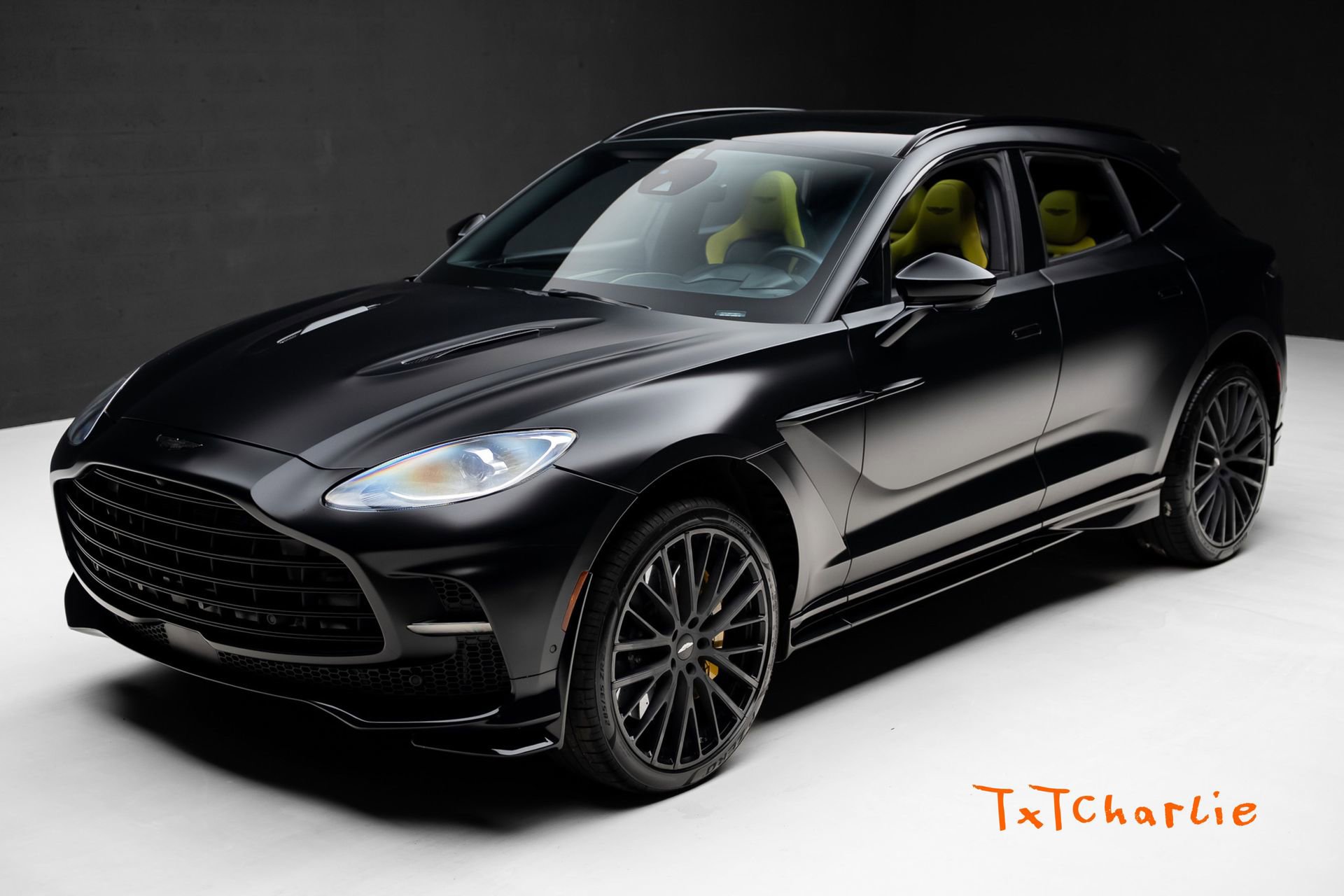 Used 2023 Aston Martin DBX 707 image 1