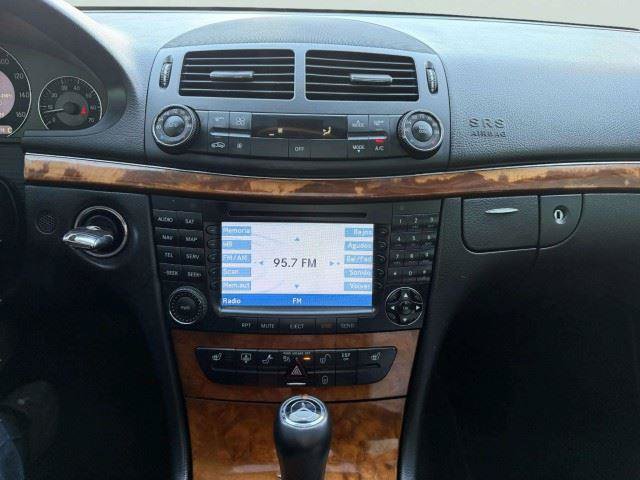Used 2008 Mercedes-Benz E 350 4MATIC Sedan image 27