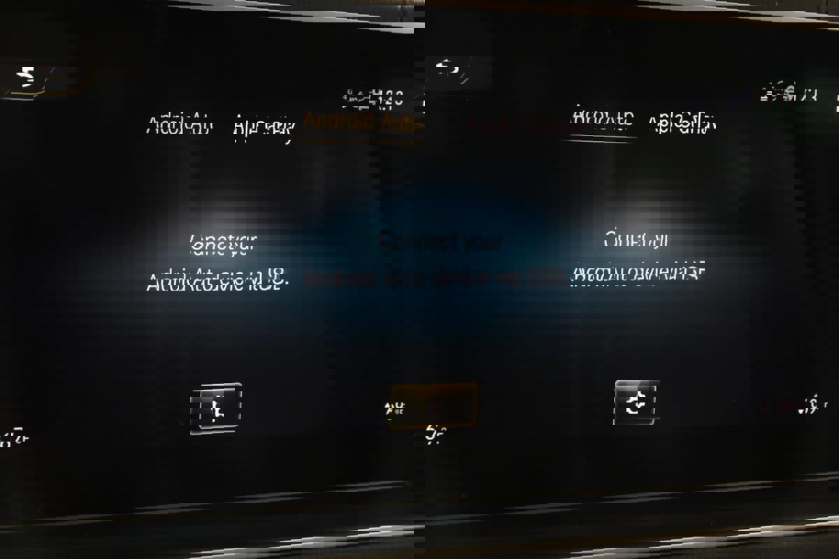 Used 2022 Mercedes-Benz GLE 53 AMG 4MATIC w/ 3rd Row Seat Package image 48