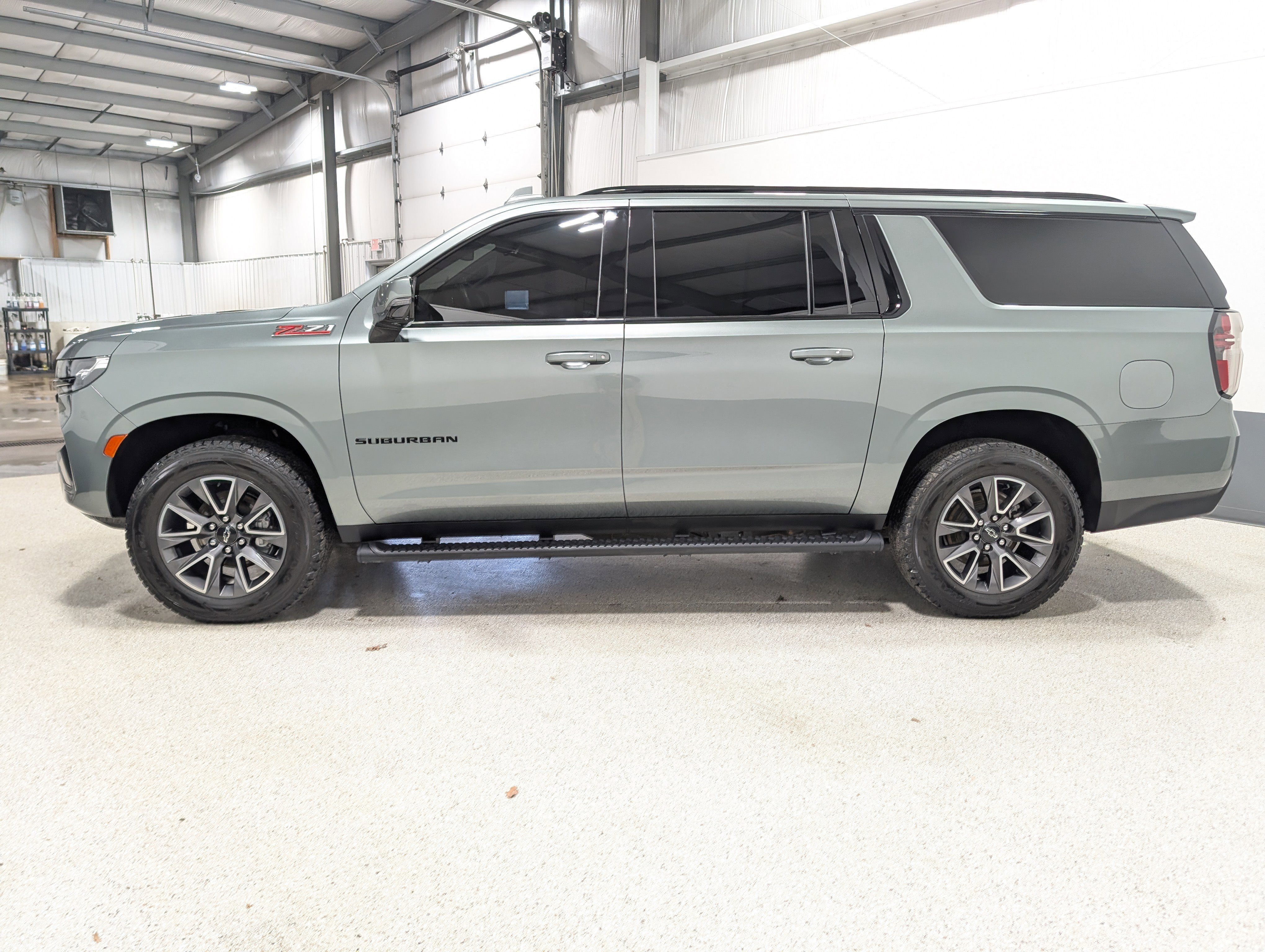 Used 2023 Chevrolet Suburban Z71 w/ Luxury Package image 6