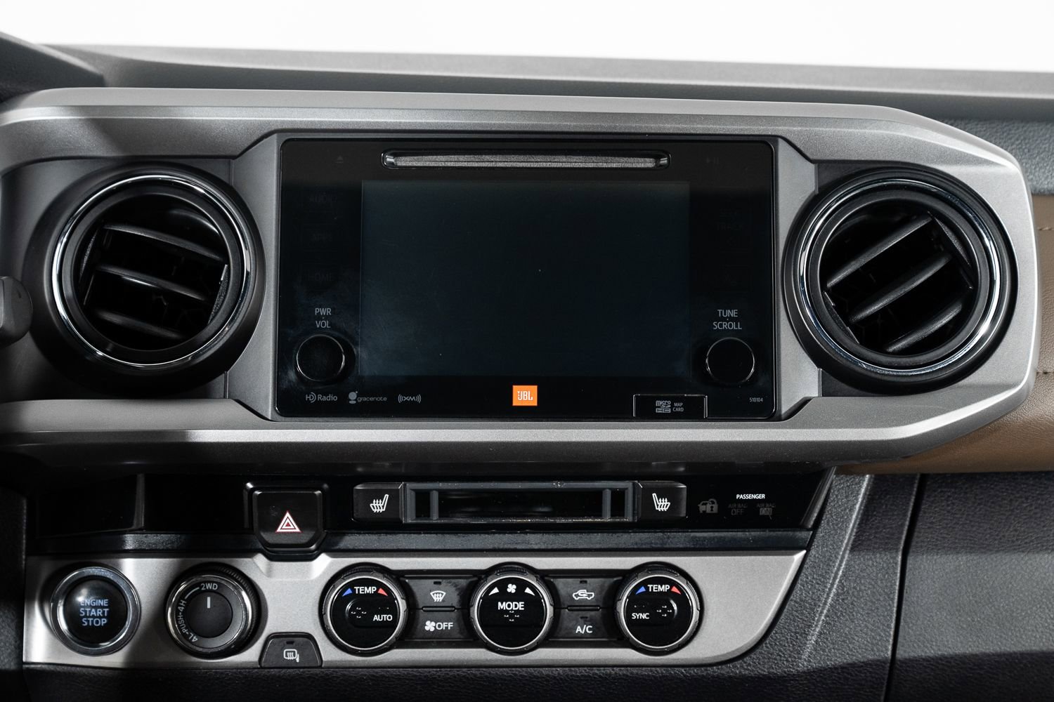 Used 2017 Toyota Tacoma Limited image 35