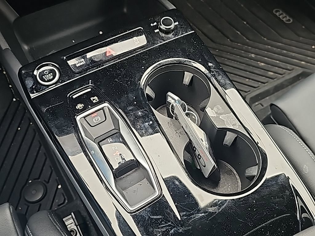 Certified 2025 Audi Q6 e-tron Premium Plus w/ Premium Plus image 6