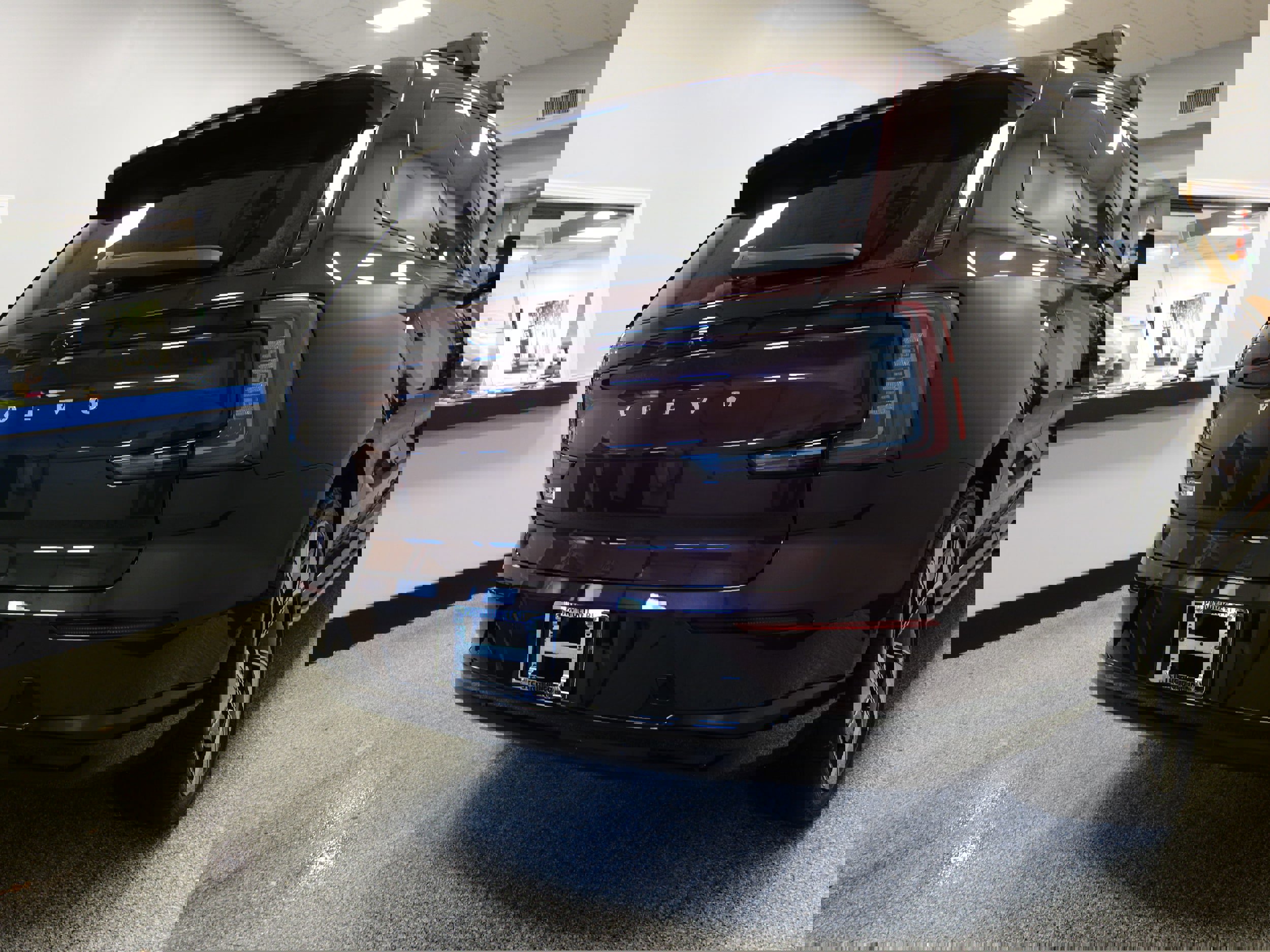 Certified 2025 Volvo EX90 Ultra image 8