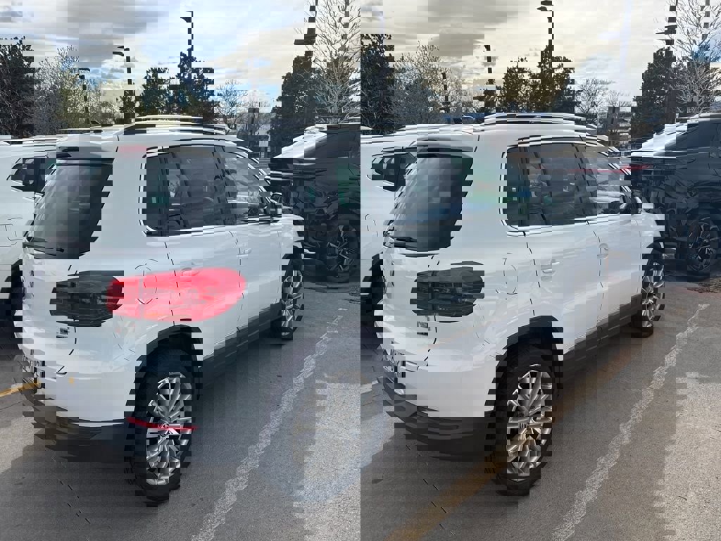 Used 2016 Volkswagen Tiguan SE image 3