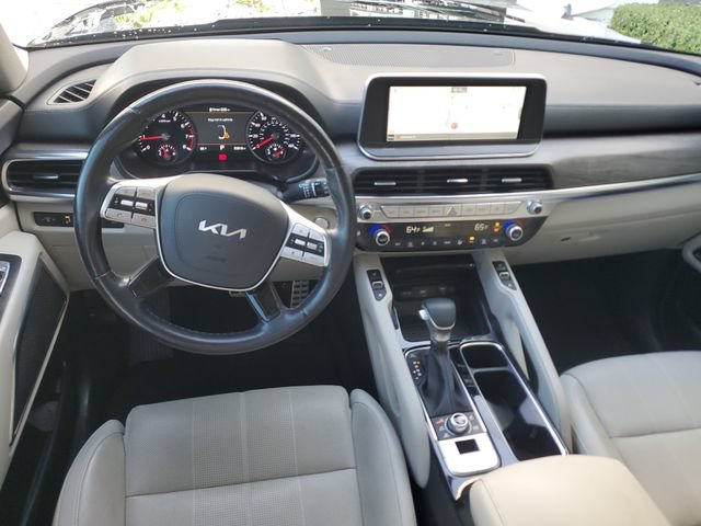Certified 2022 Kia Telluride SX w/ Towing Package AWD/4WD image 12