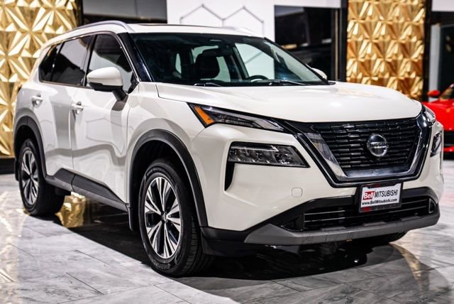 Used 2021 Nissan Rogue SV w/ Premium Package image 3