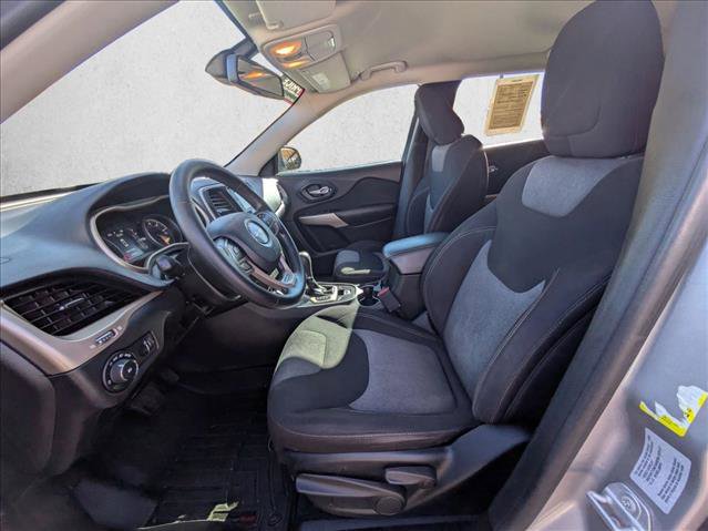 Used 2018 Jeep Cherokee Latitude image 11