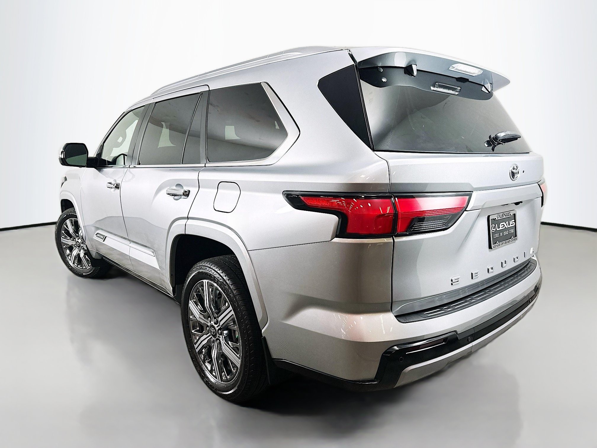 Used 2026 Toyota Sequoia Capstone AWD/4WD image 5