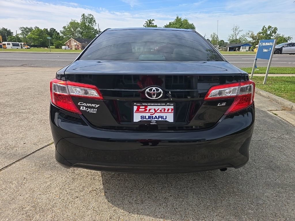Used 2014 Toyota Camry LE FWD image 11