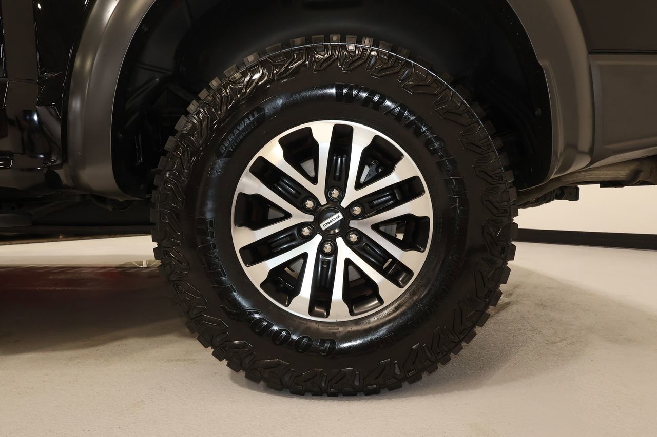 Used 2019 Ford F150 Raptor w/ Equipment Group 802A Luxury image 35